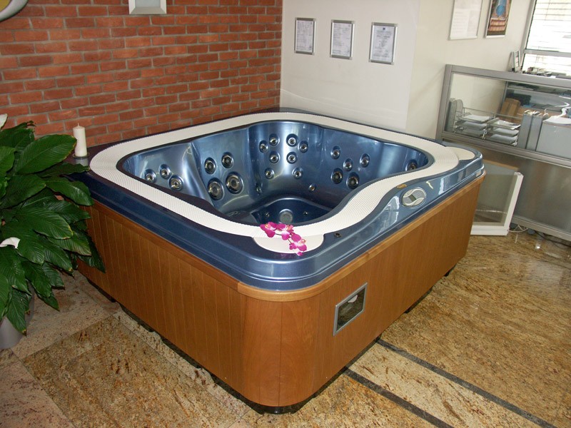 profile_jacuzzi_full_02